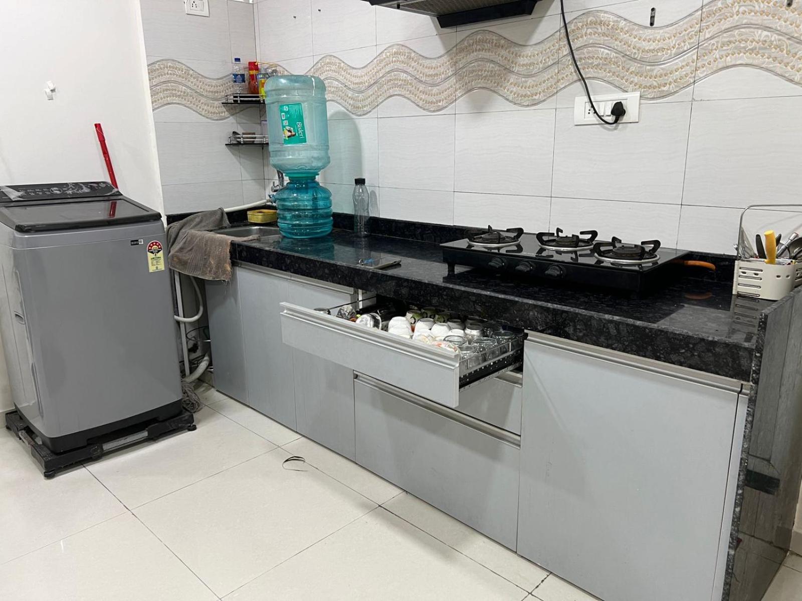 Apartment 1 Bhk Near Kokilaben Ambani Hospital Mumbai