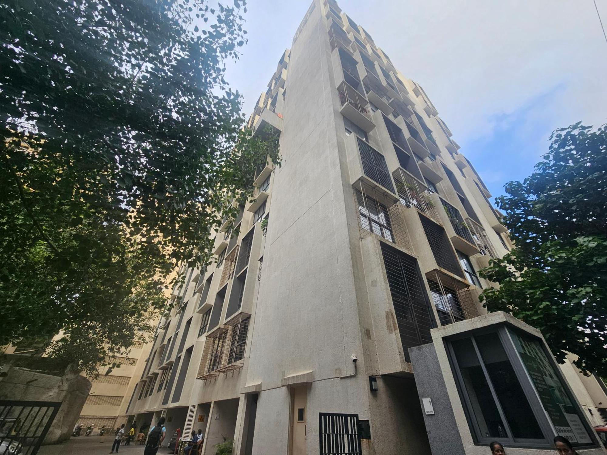 Lite - Kurla West Apartment Mumbai