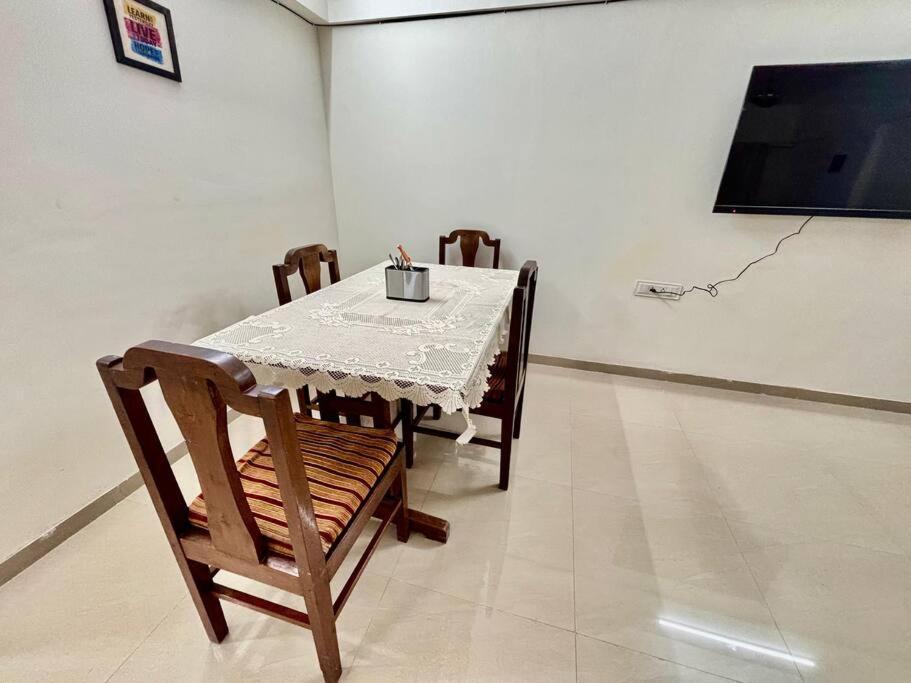 Jericho Apartment
