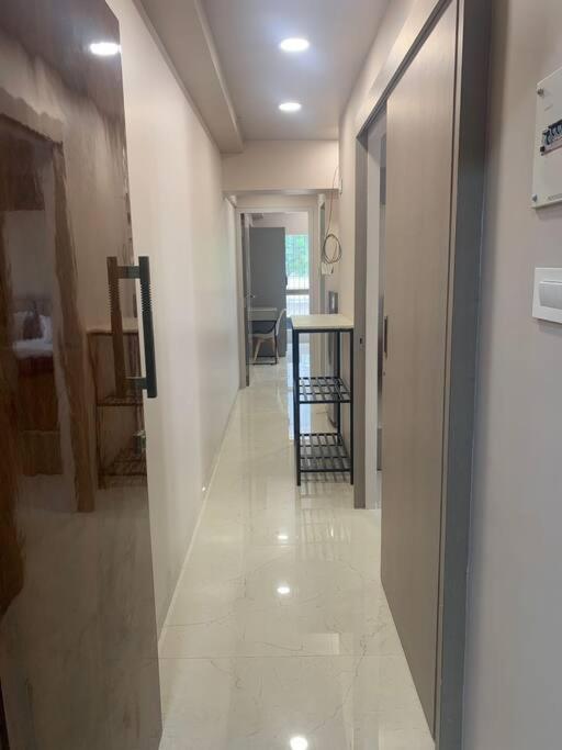 Apartment Downtown 2 Bed Apt, Mahalakshmi 202 *