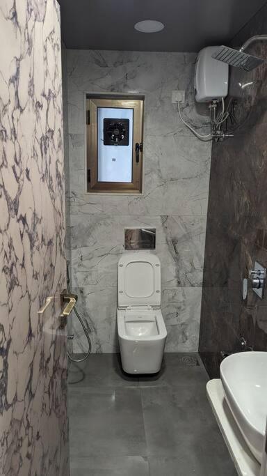 Apartment Downtown 2 Bed Apt, Mahalakshmi 202