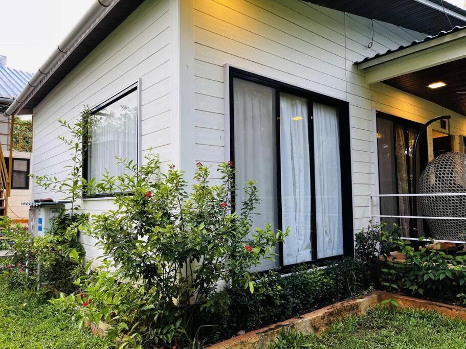 Verandah Shubh 2bh With Jacuzzi Villa *