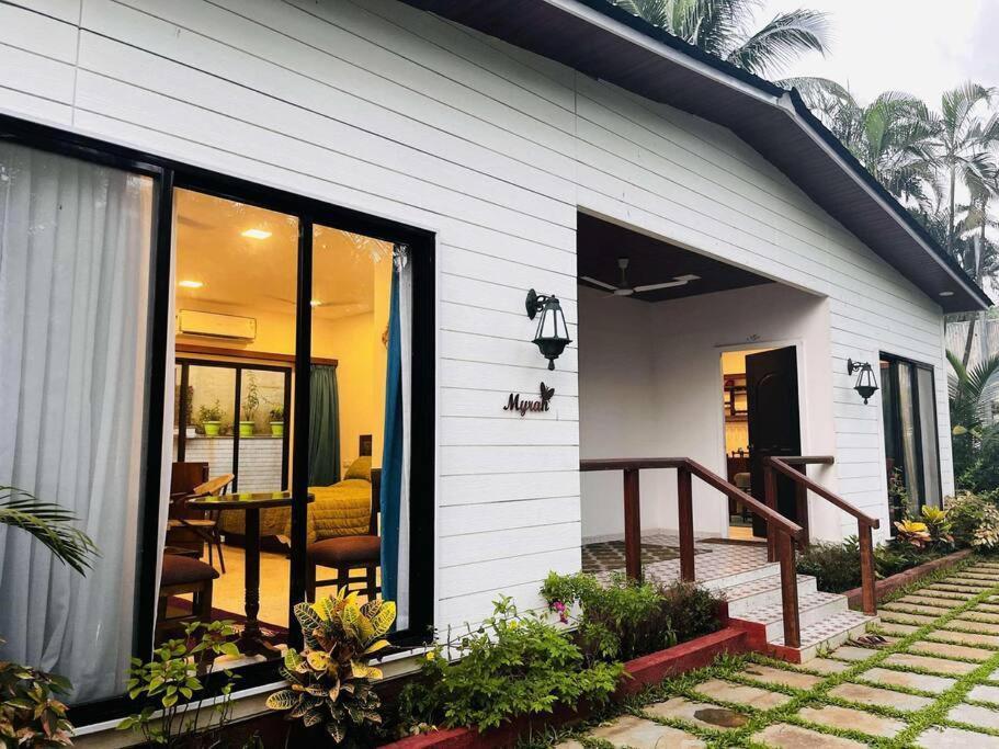 Verandah Myrah 2bh With Plunge Pool Pousada Mumbai