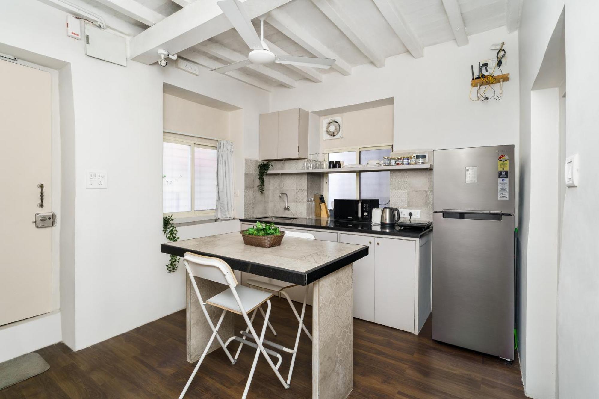 Zoe 1bhk Bandra W By The Company Apartment