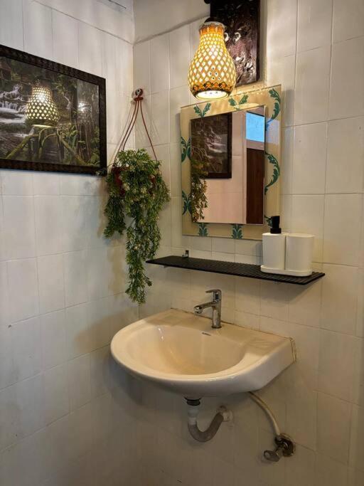 Ivy Aristo, Private 1 Bhk In Heart Of Lokhandwala, Andheri * Bombaim