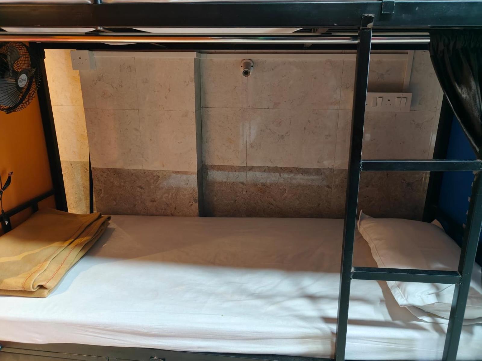 Rameshwar - Parle Highway Hostel Mumbai