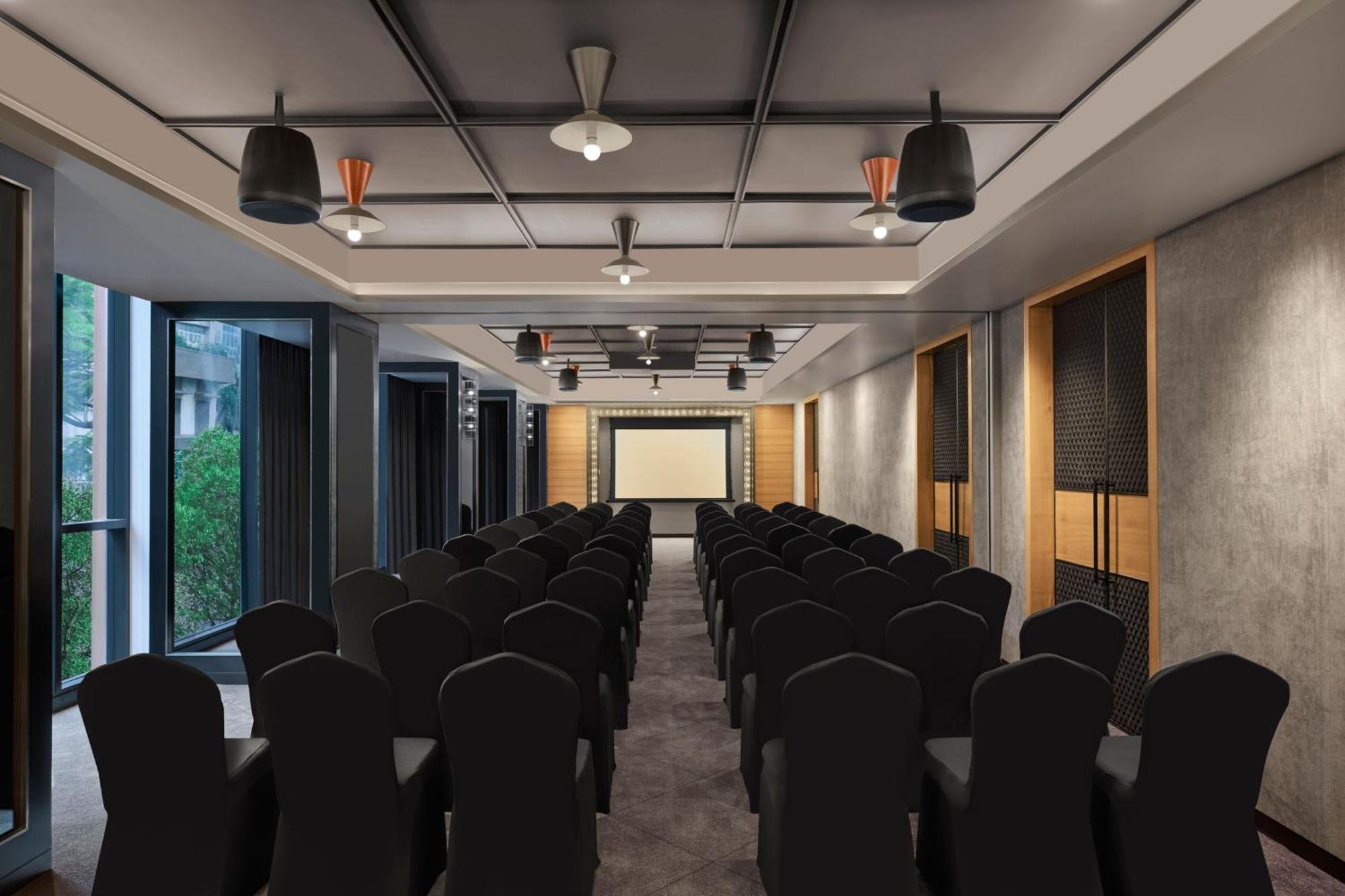 Moxy Andheri West 5* Mumbai