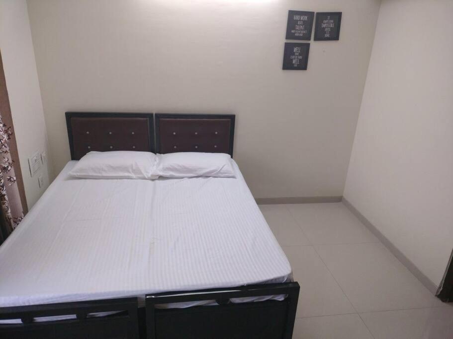 Spacious 1bhk Mindspace Malad W * Mumbai