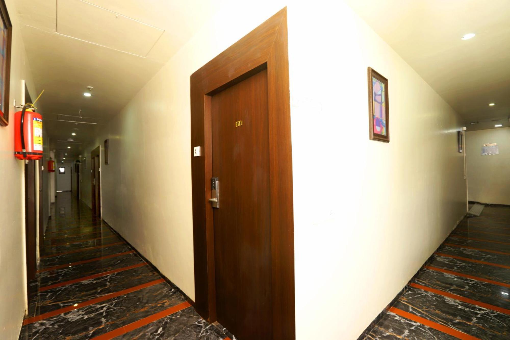 Elite Continental- Near International Airport Andheri East Hotel 3*