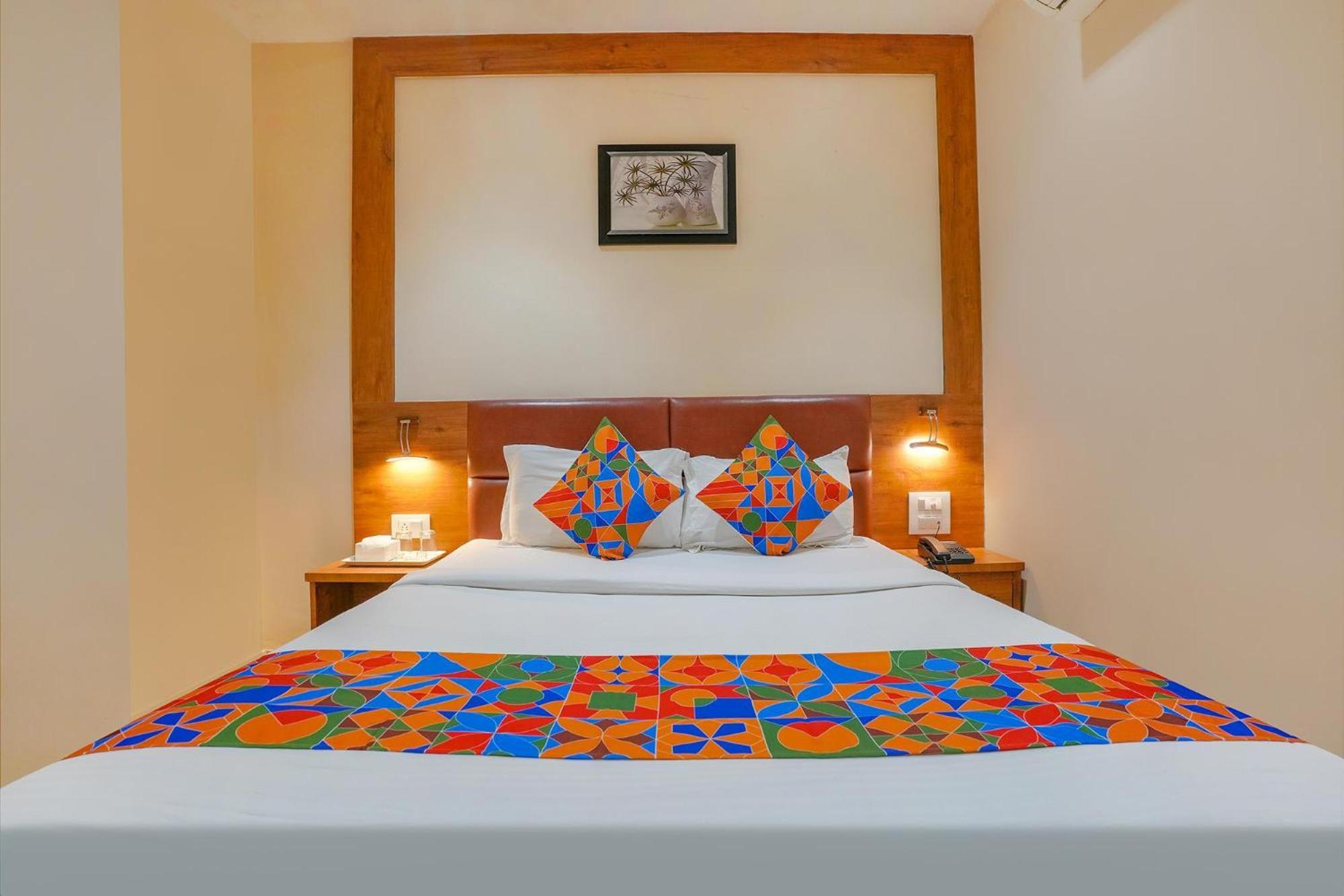 Fabexpress Colaba Grand - 700m From Gateway Of India