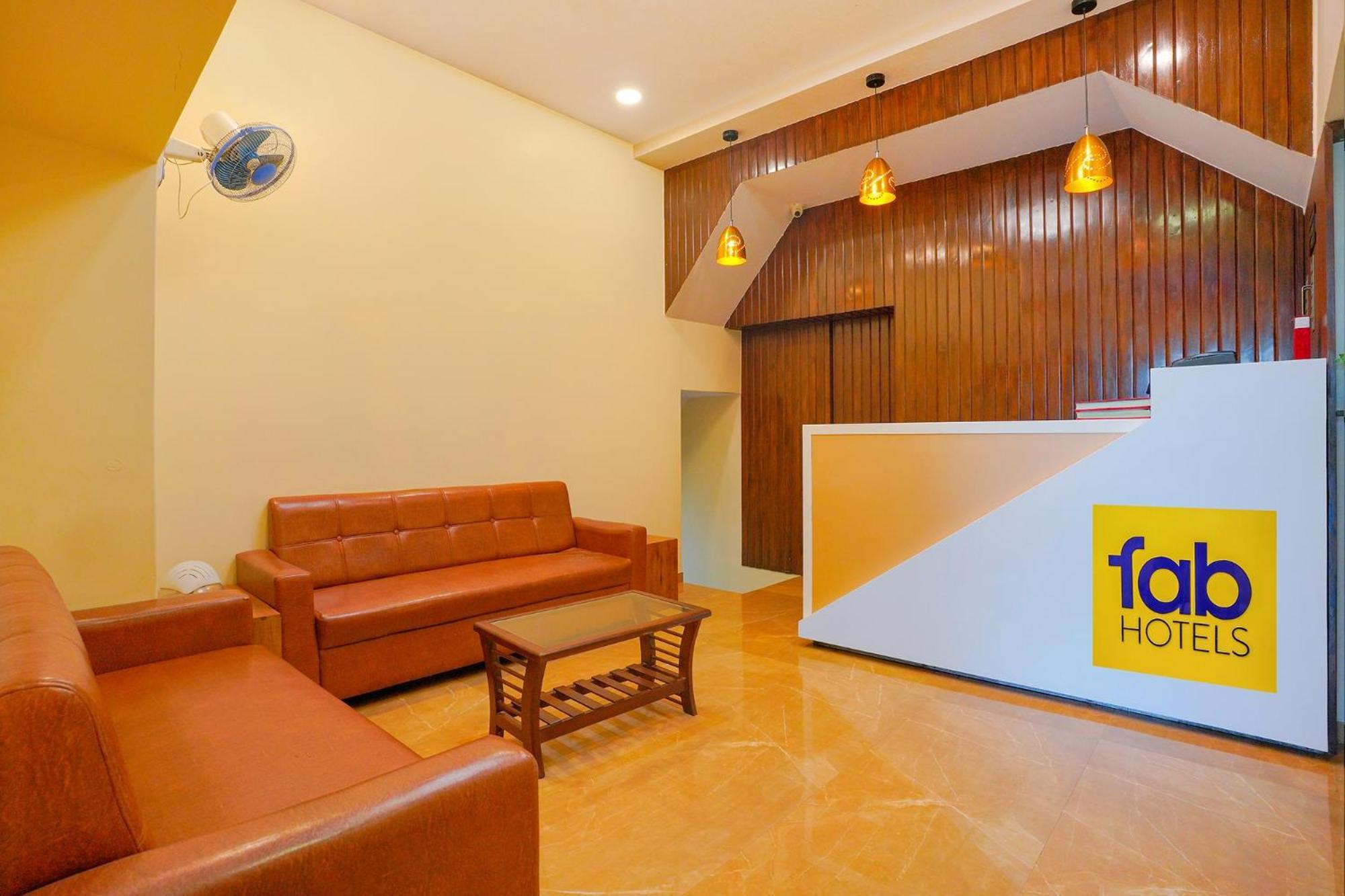 Fabexpress Colaba Grand - 700m From Gateway Of India 3* Mumbai