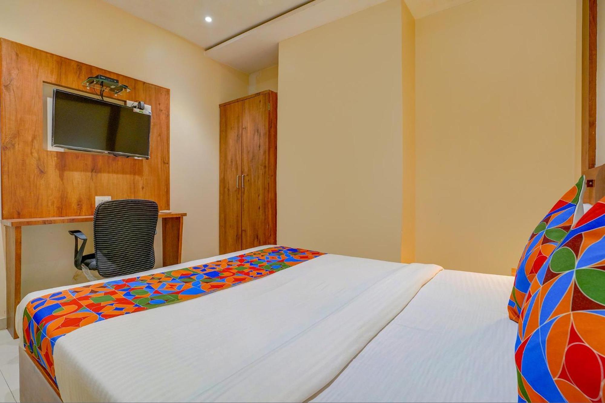 Fabexpress Colaba Grand - 700m From Gateway Of India Hotel 3*
