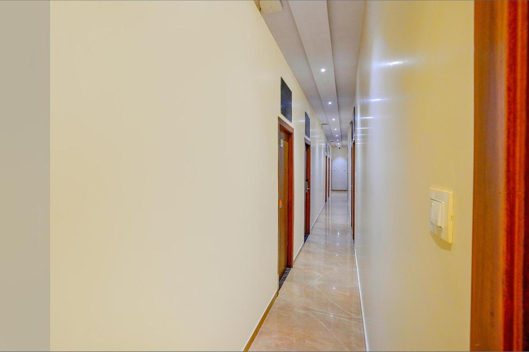 Hotel Fabexpress Colaba Grand - 700m From Gateway Of India 3*
