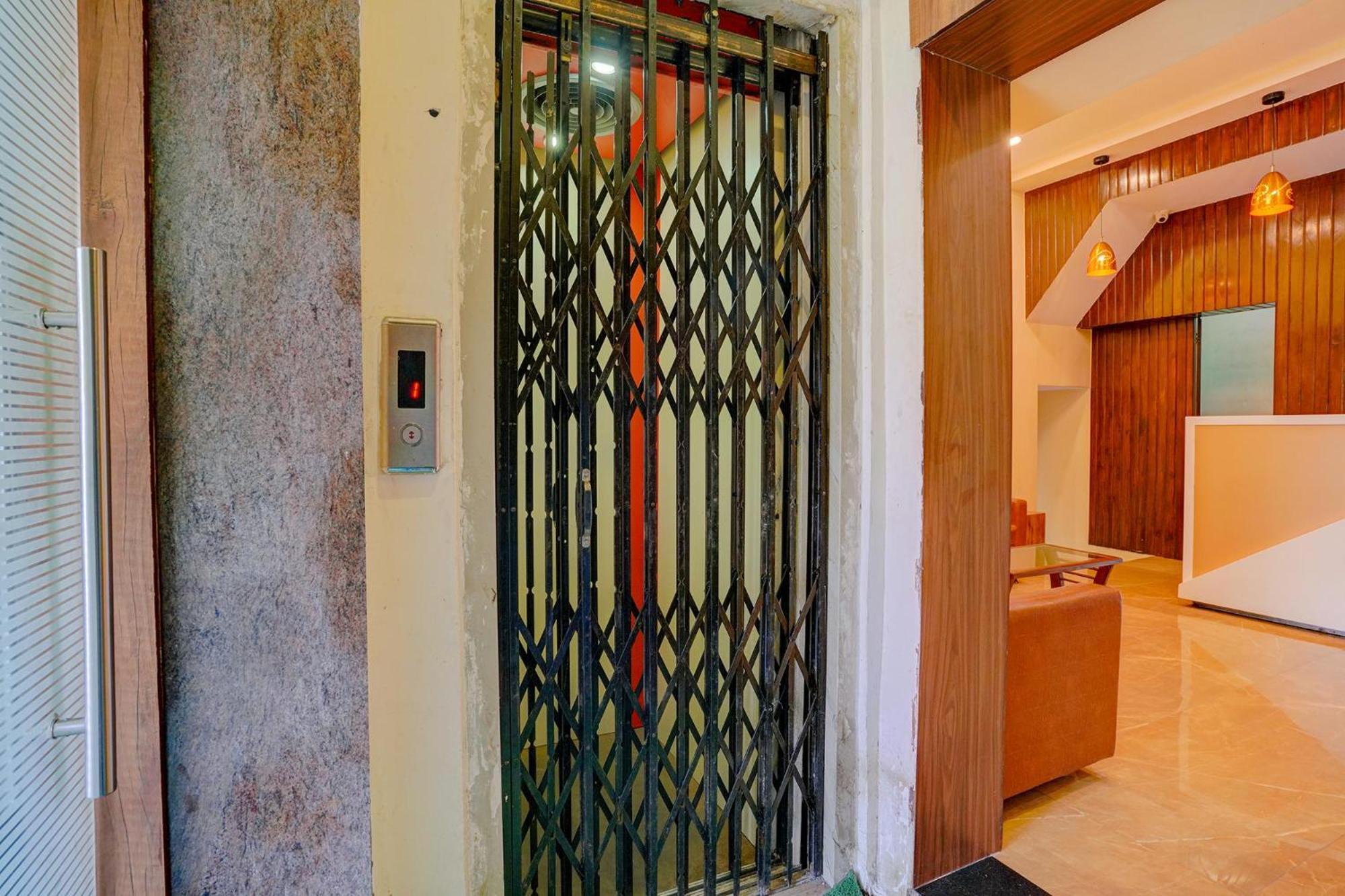 Fabexpress Colaba Grand - 700m From Gateway Of India 3*