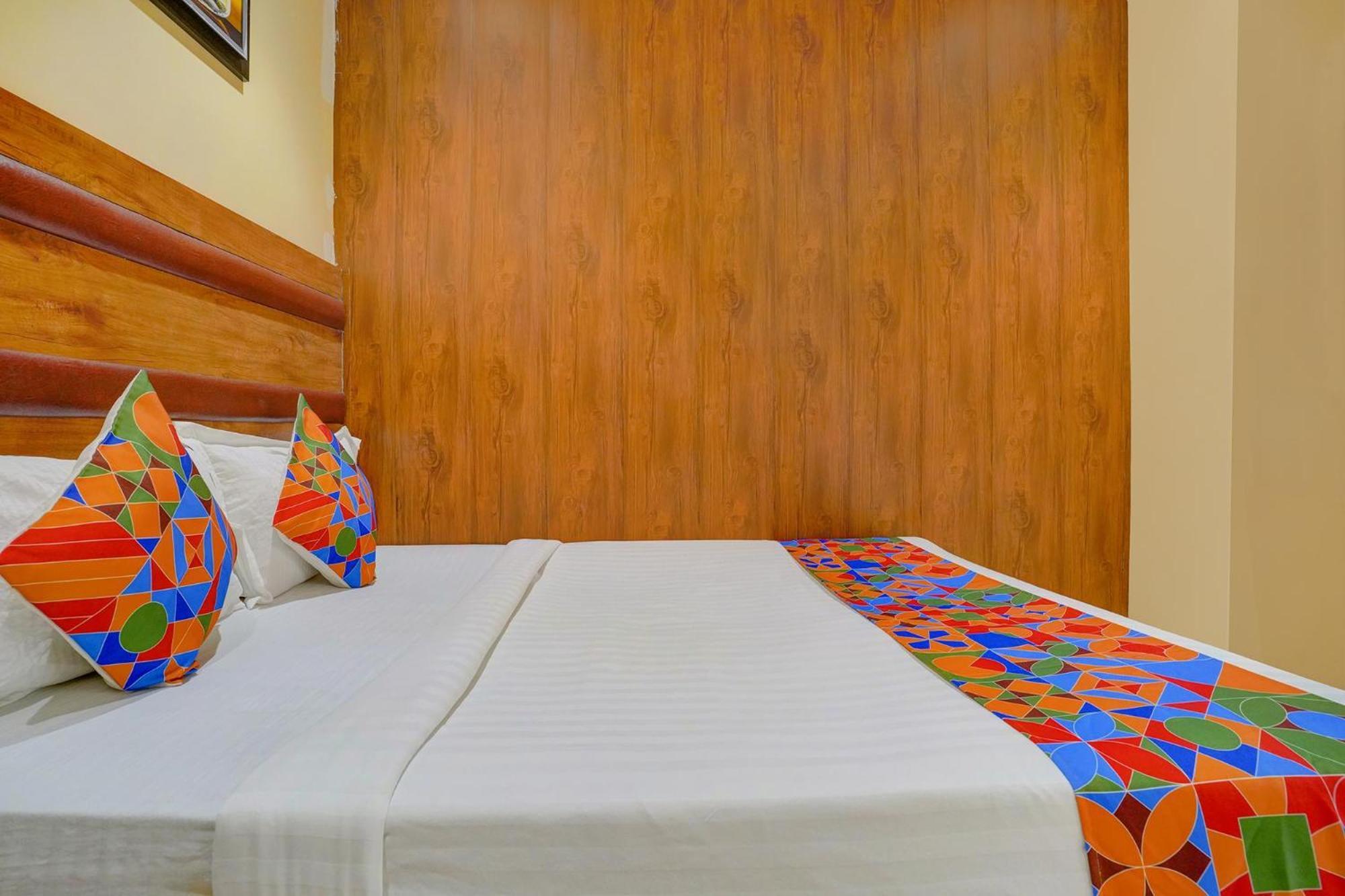 Fabexpress Colaba Grand - 700m From Gateway Of India 3* Mumbai