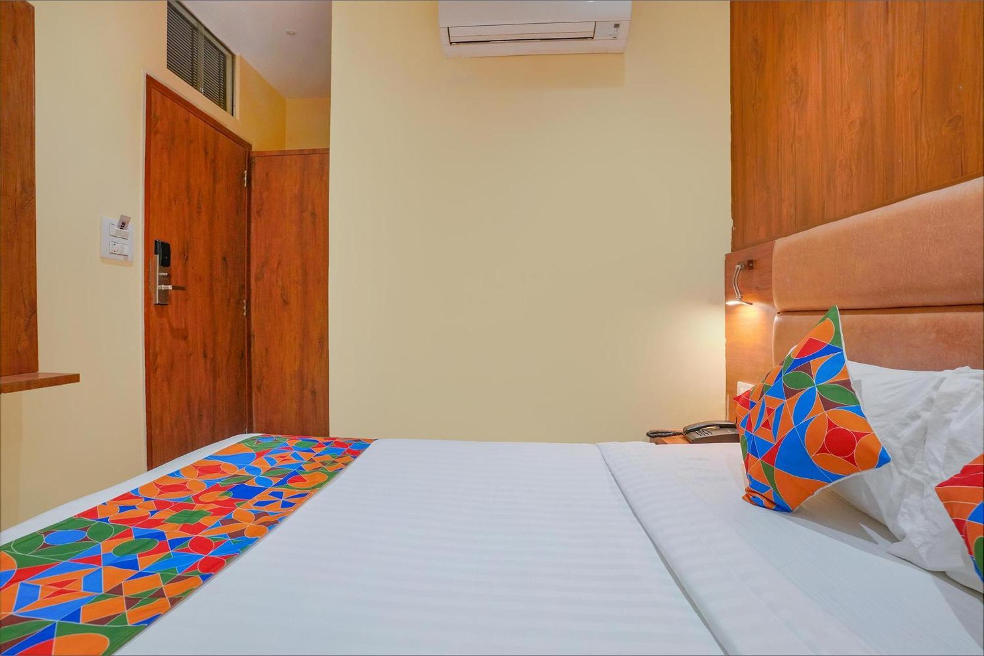 Fabexpress Colaba Grand - 700m From Gateway Of India Mumbai