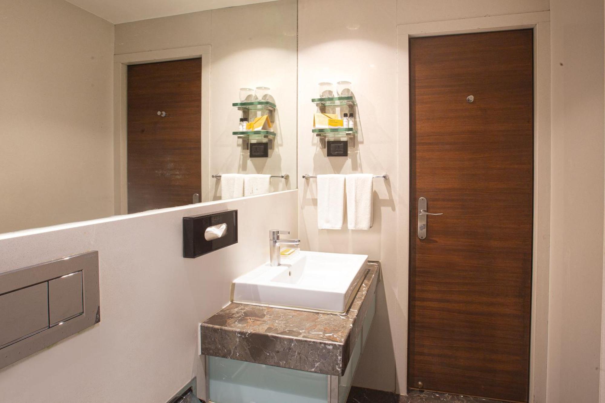 Bawa Continental Hotel 3*