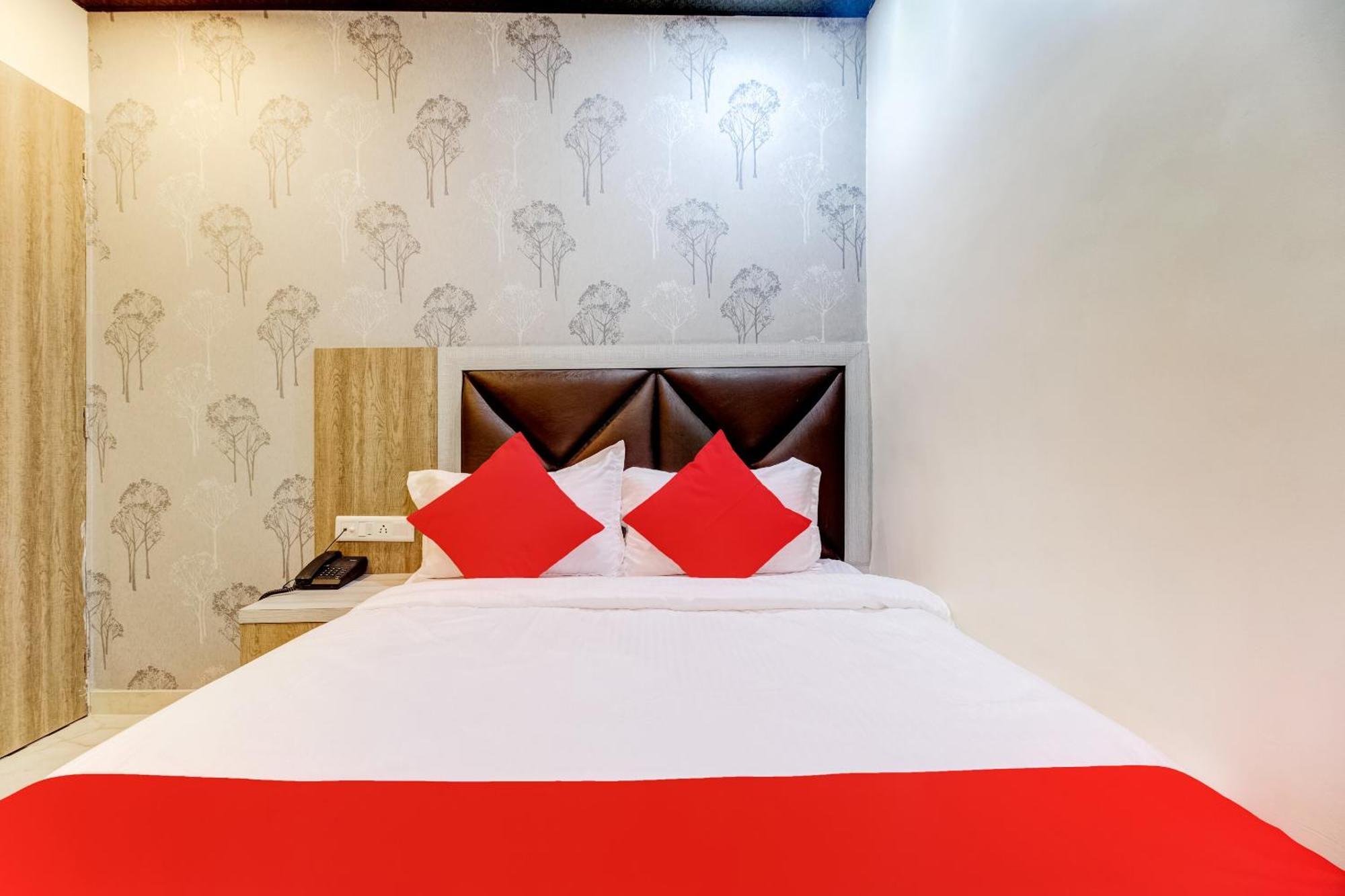 Hotel Oyo Flagship Qubic Bombaim