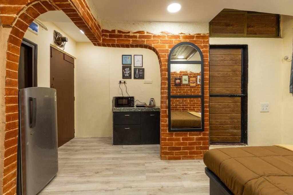 Apartment Rustic House Near The Sea Mumbai