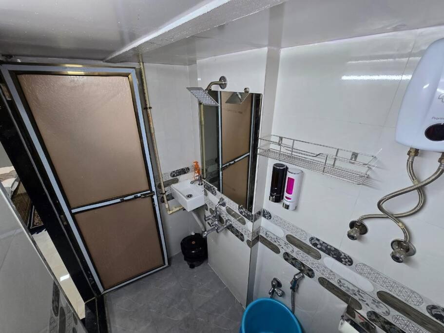 Emly Comfortable Cozy 1bhk Apartment *