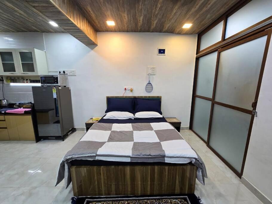 Emly Comfortable Cozy 1bhk Apartment Mumbai