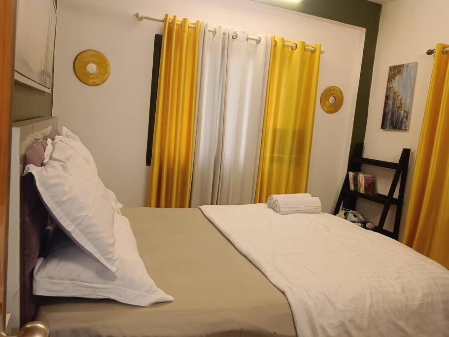Seabird -1 Bhk Ground Floor-carter Rd- Bandra West Apartment *