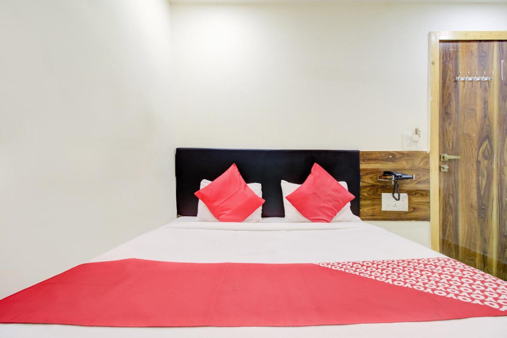 O Tanvi Hotel *