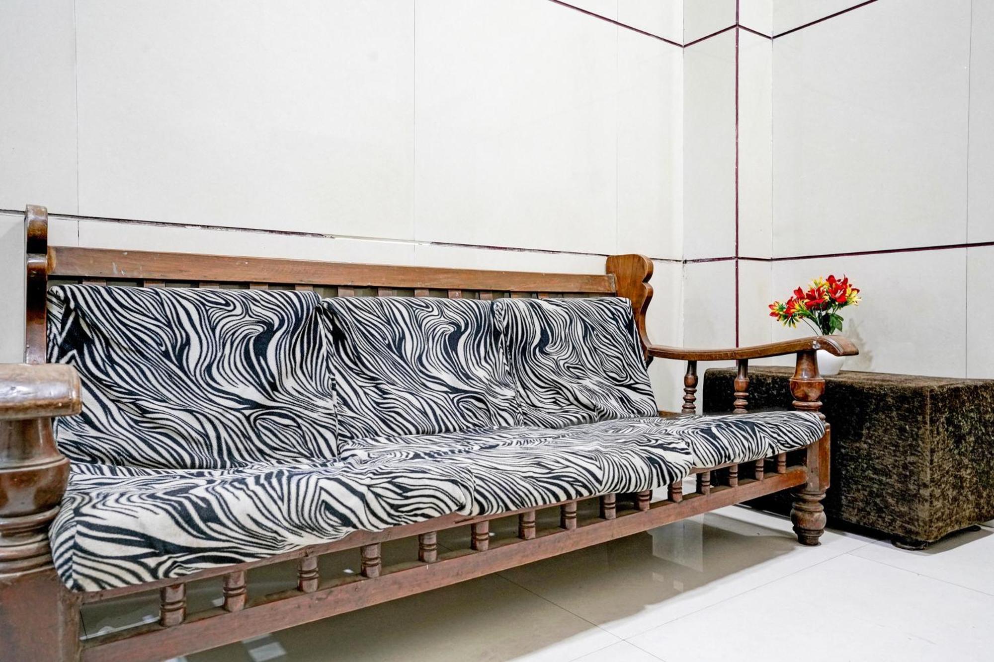 Hotel O Golden Sagar 3*