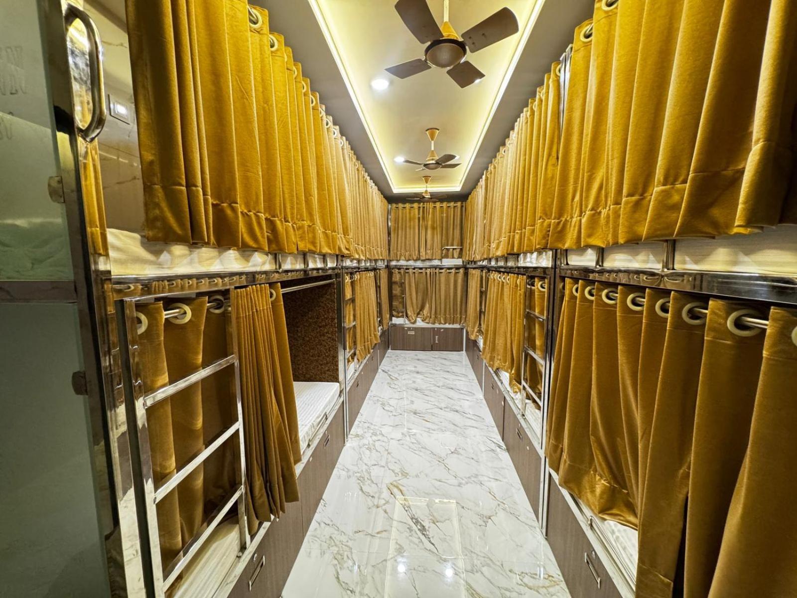 Elliott Hostel Mumbai
