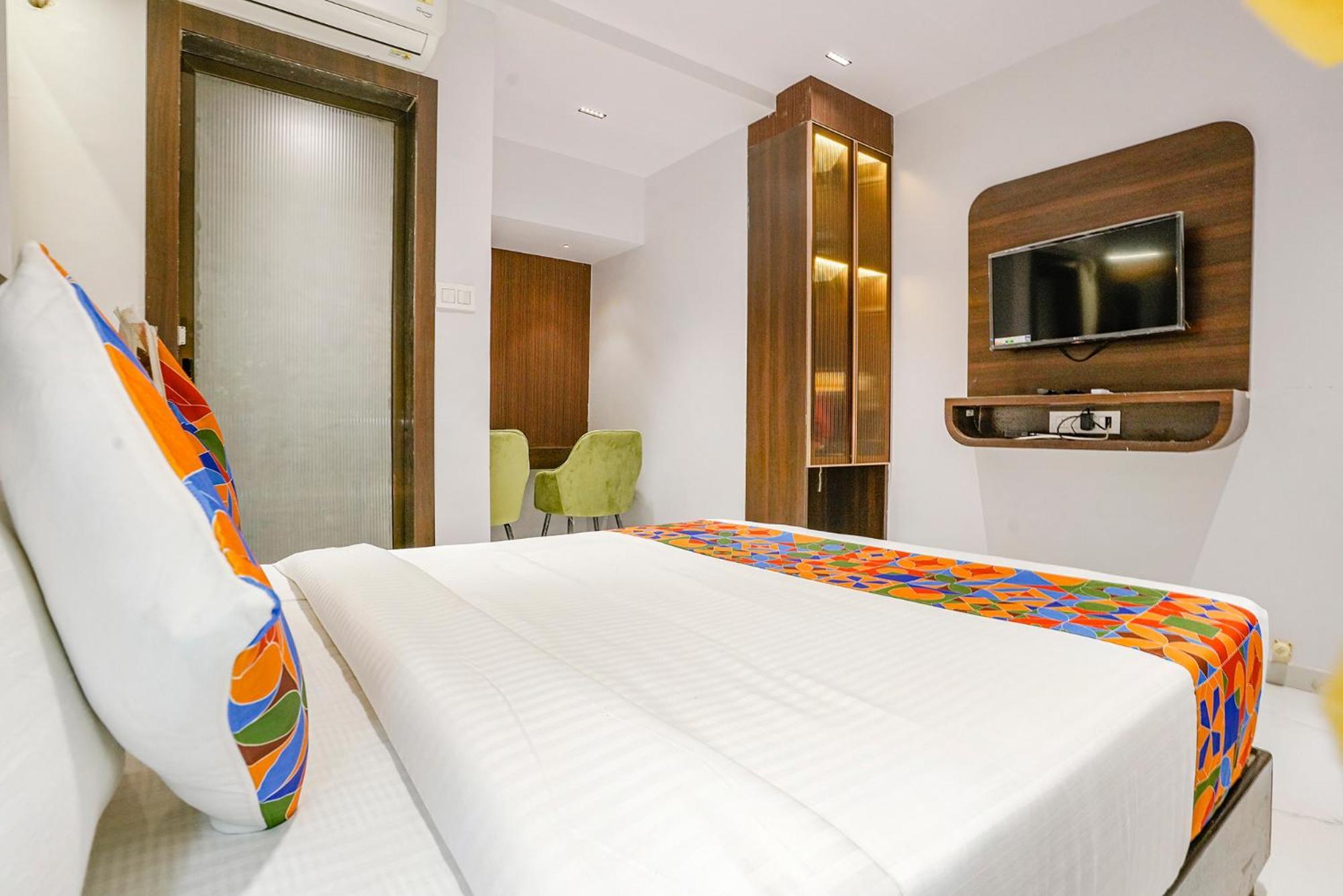 Fabhotel Peralz - Nr Boriwali Station * Mumbai