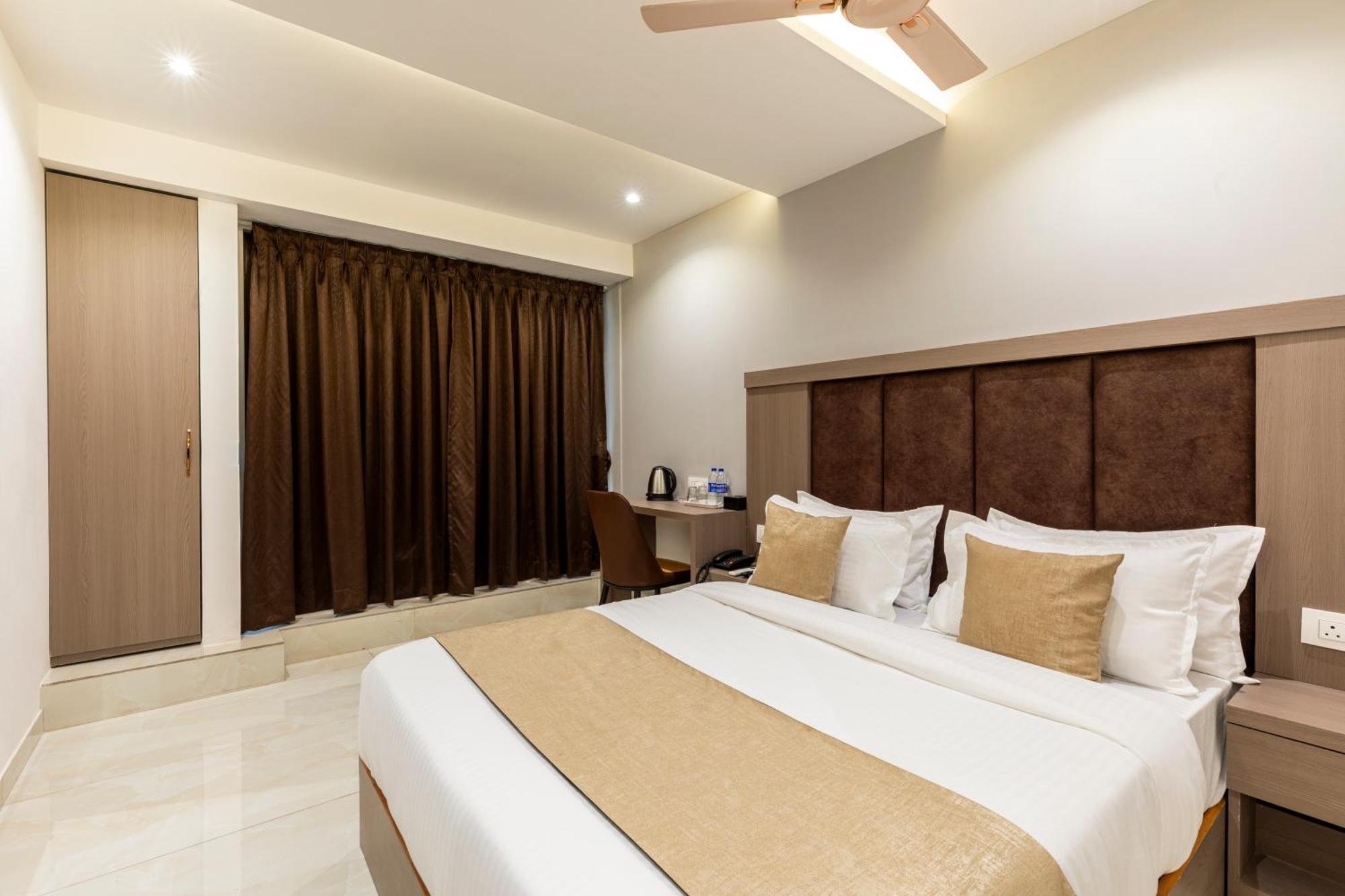 Metromax Andheri Hotel 3*