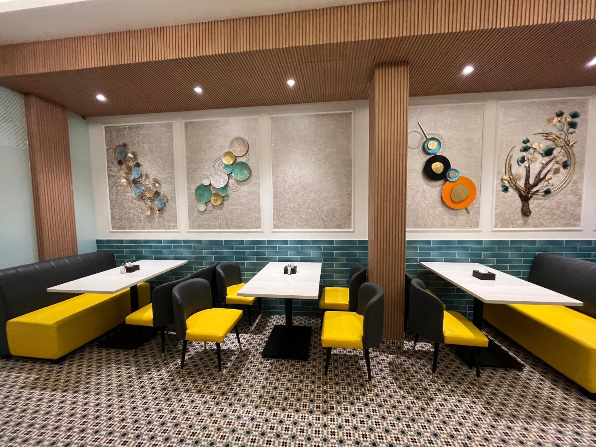 Esquire Near Bkc Mumbai