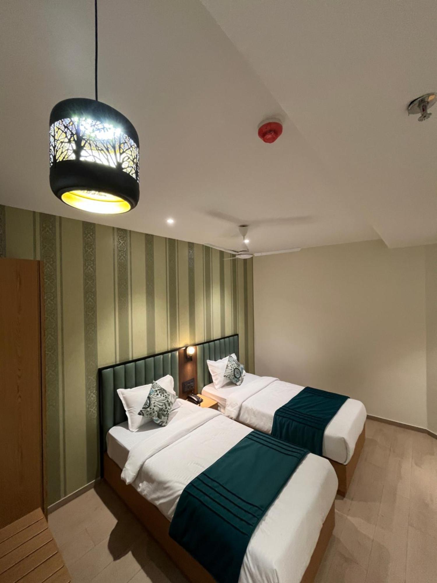 Esquire Near Bkc Mumbai