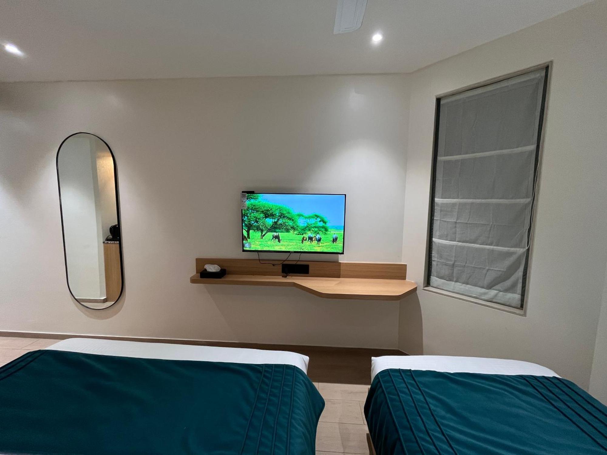 Esquire Near Bkc Mumbai