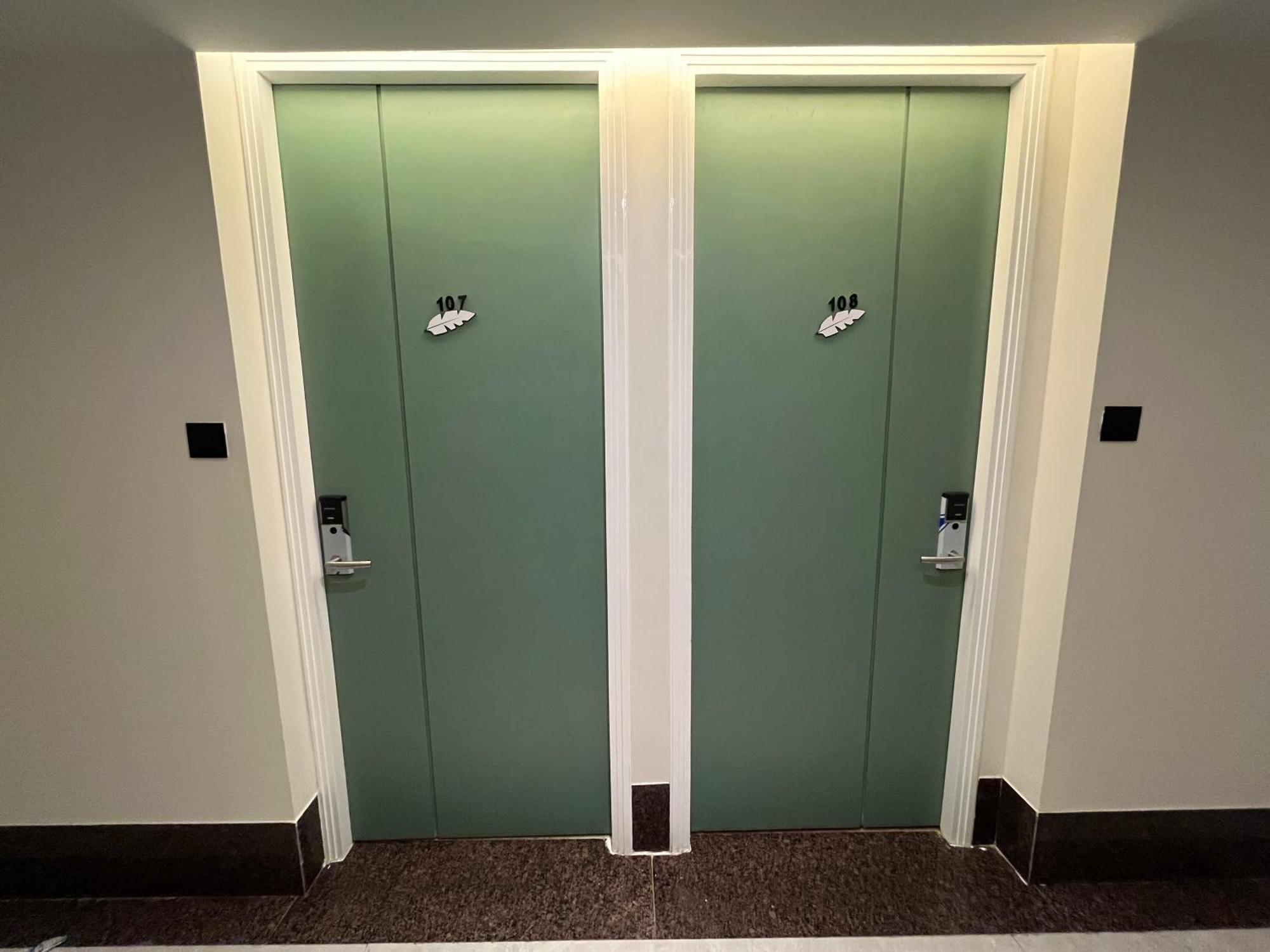 Esquire Near Bkc Mumbai