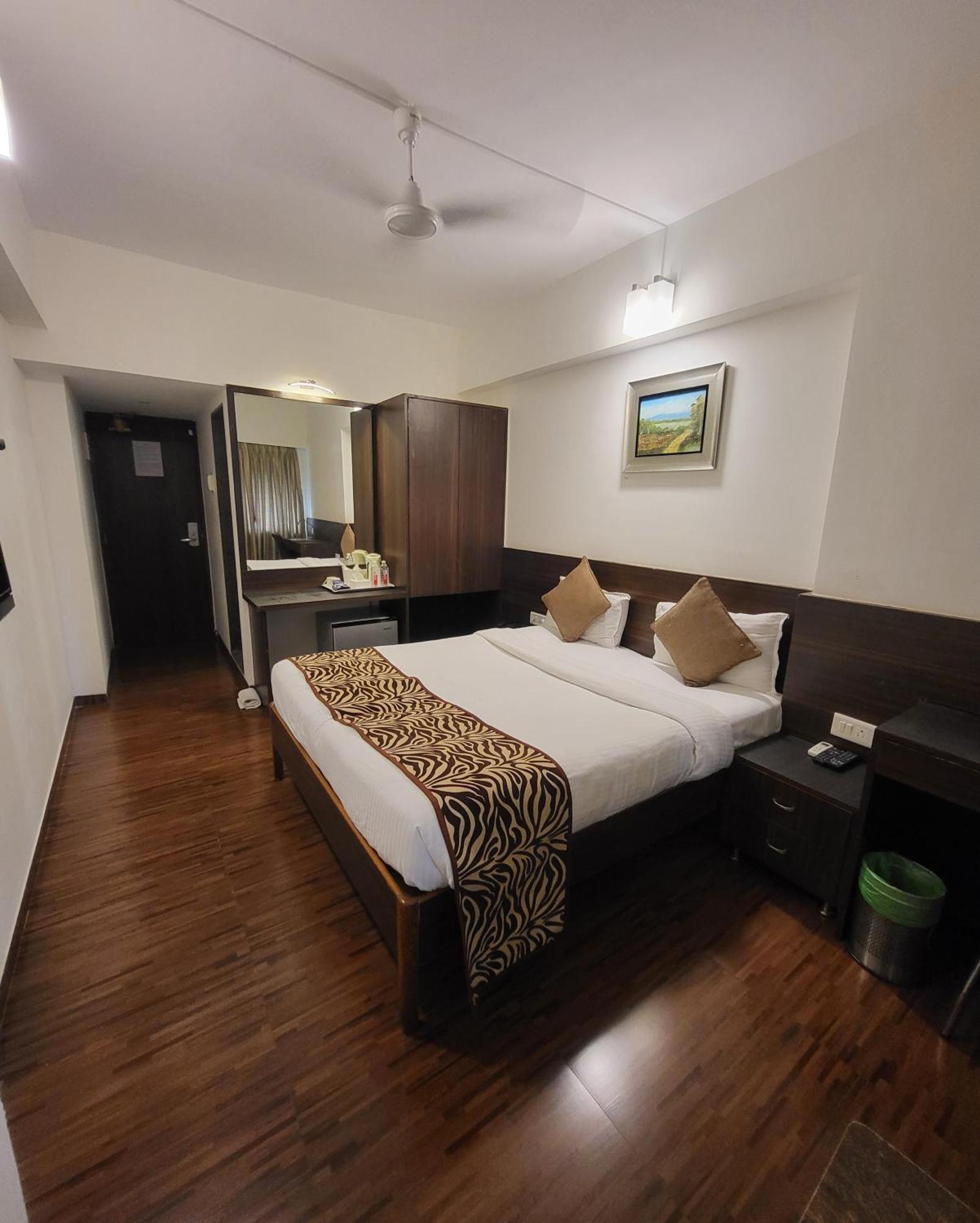 Hotel Maharana Chembur 2*
