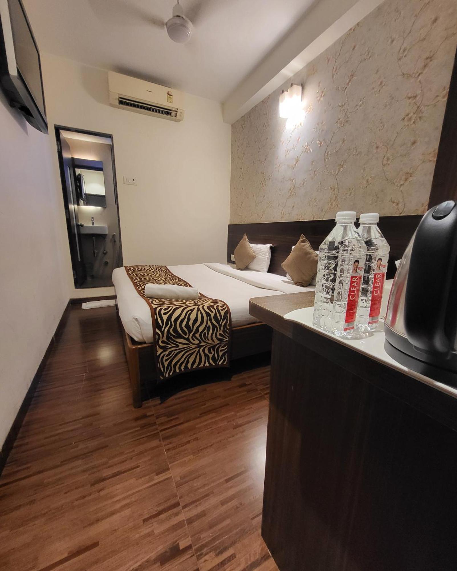 Hotel Maharana Chembur 2*