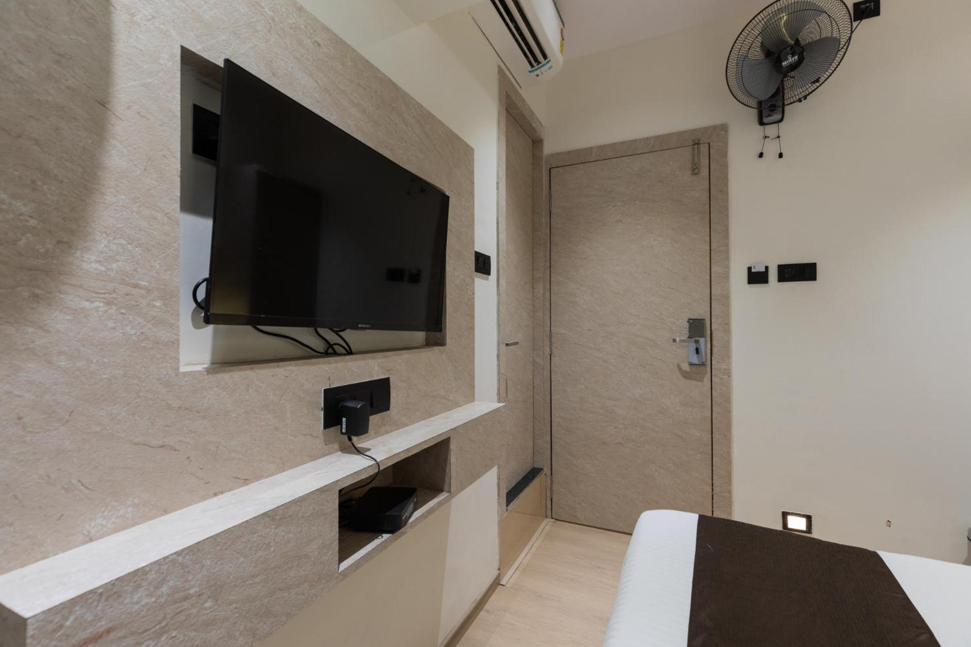 Hotel Larmont Luxury 3*