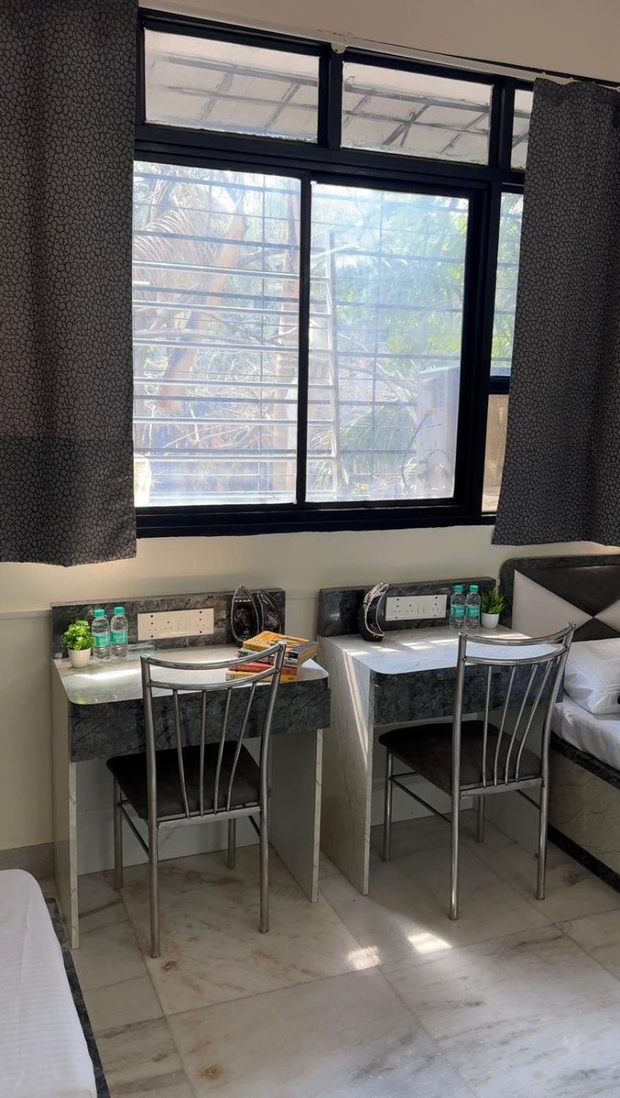 Pinaki Shared Live Hostel