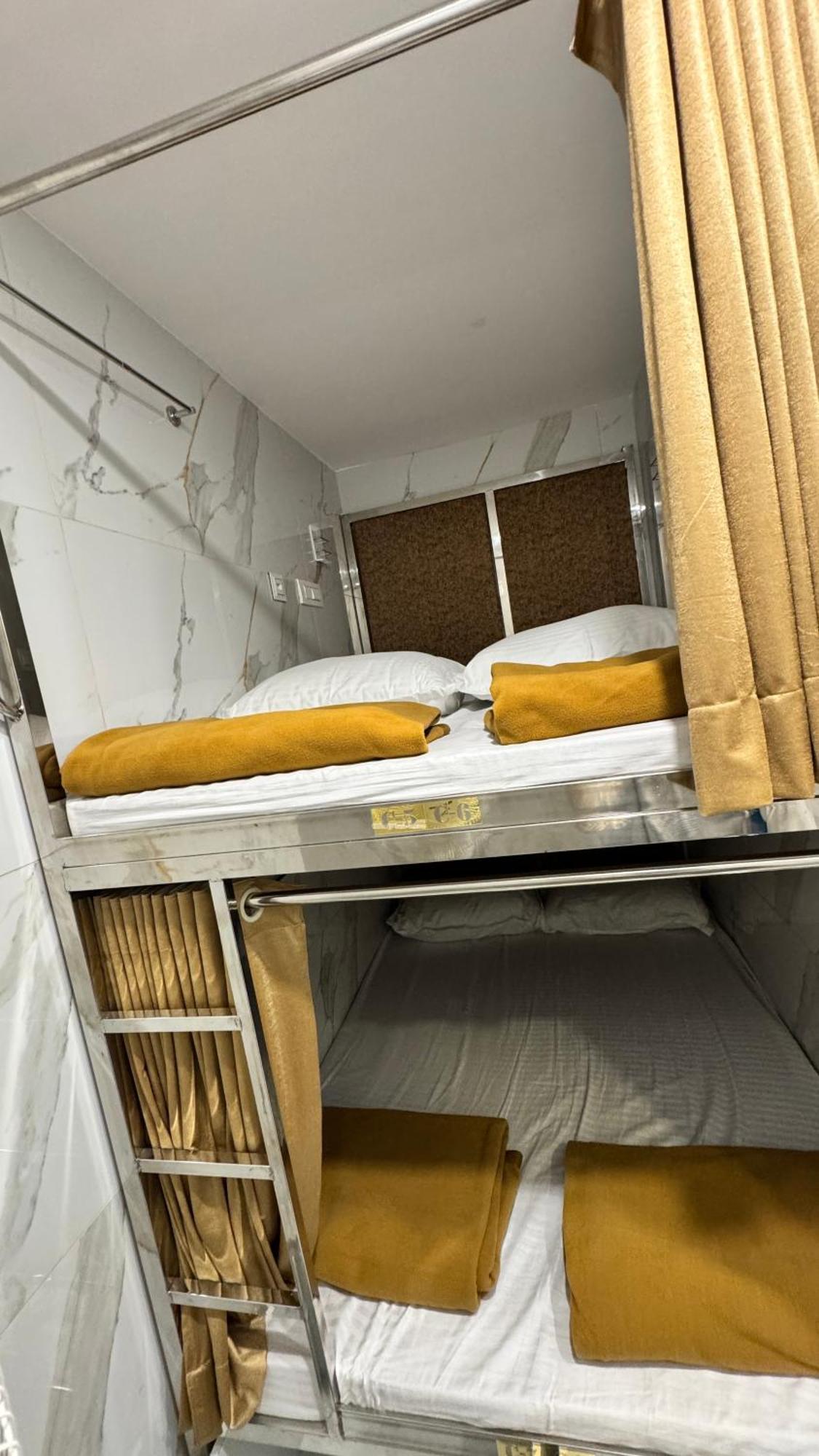 Elliott Hostel *