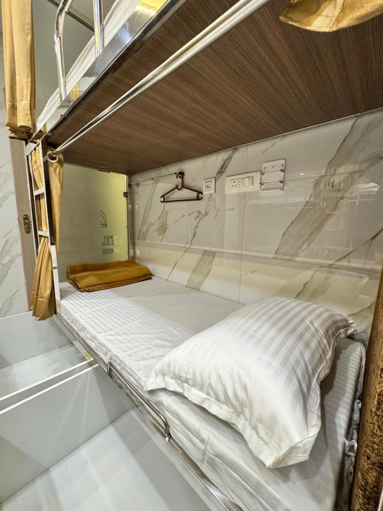 Elliott Hostel