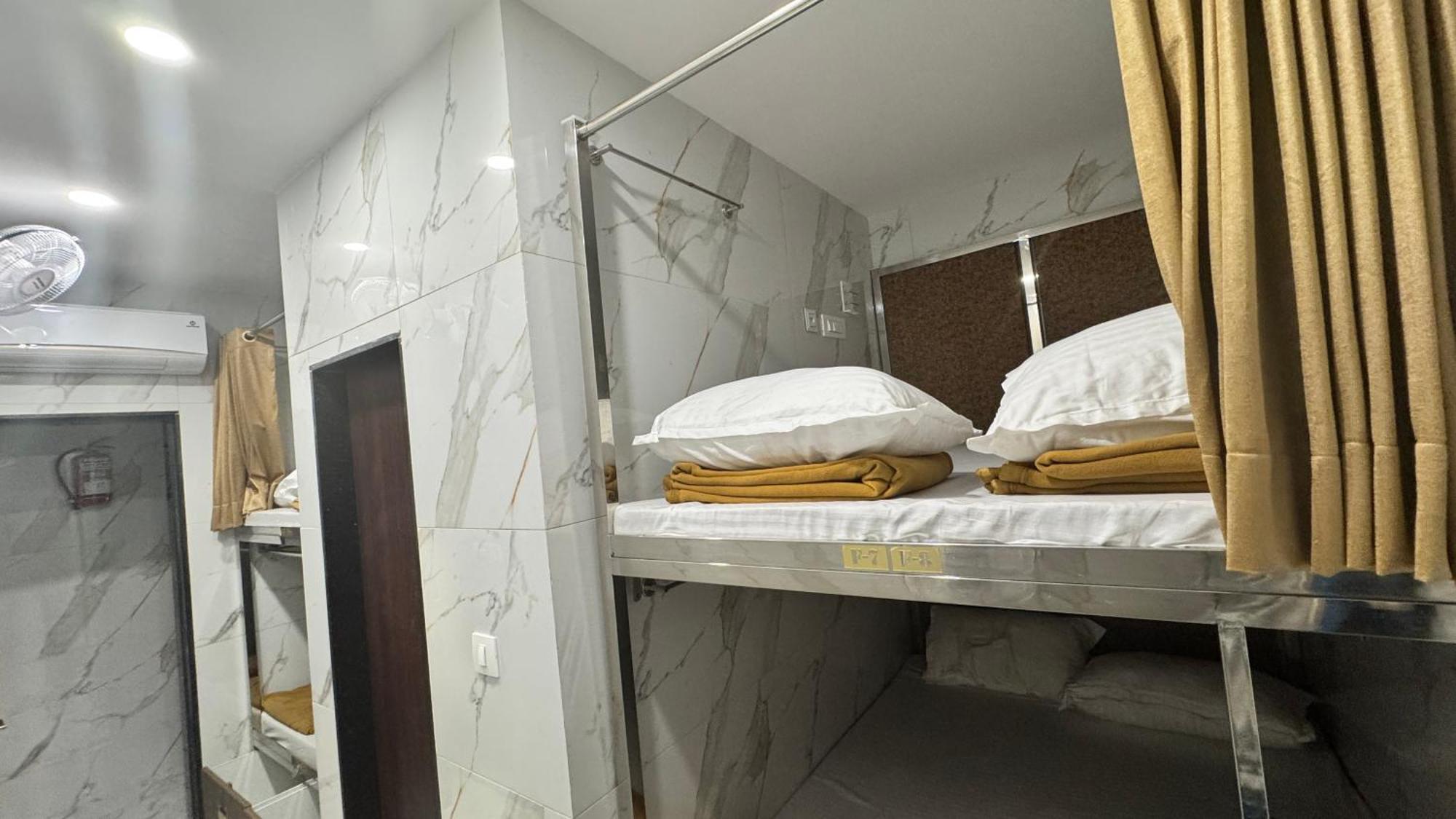 Elliott Hostel Mumbai