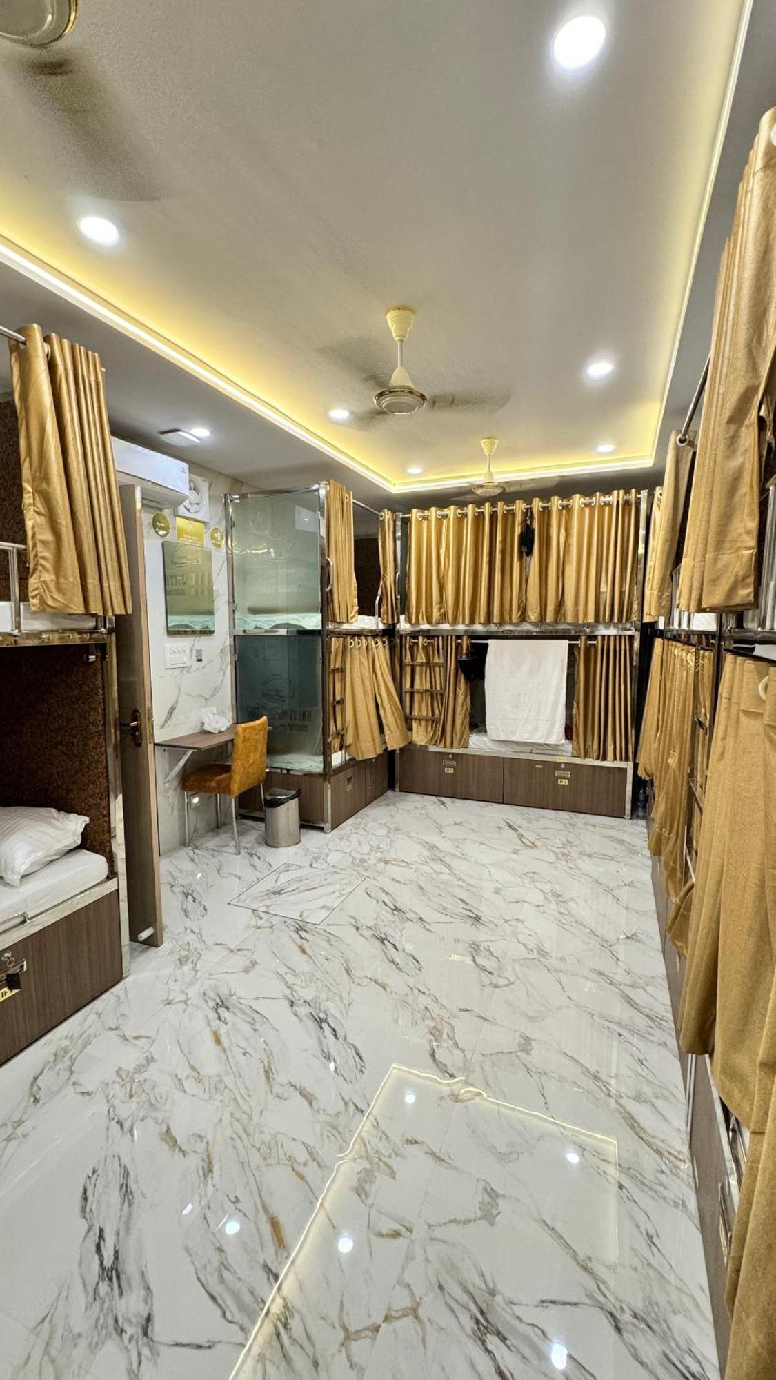 Elliott Hostel *