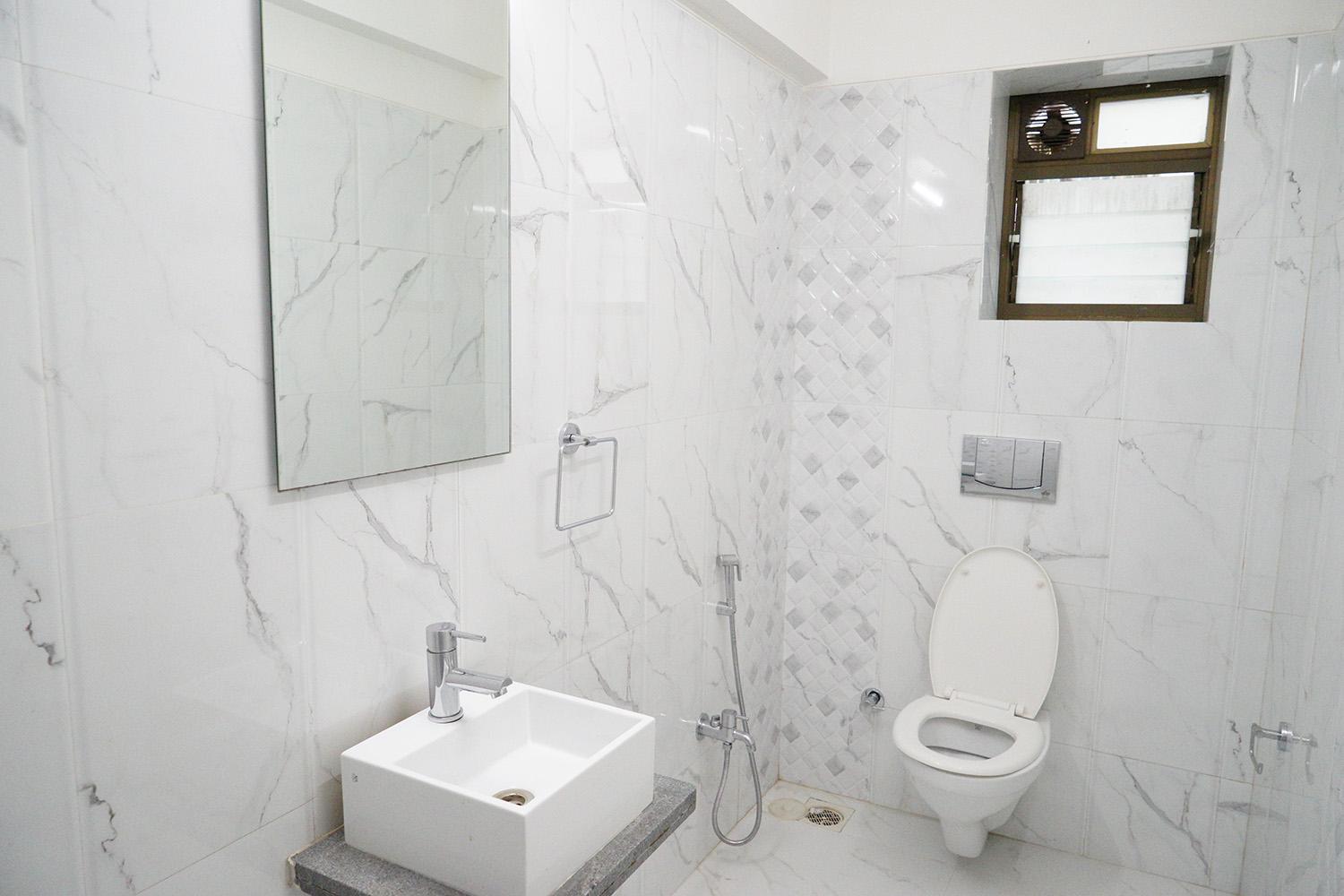 Large, Modern, Private 3bhk, Khar West,