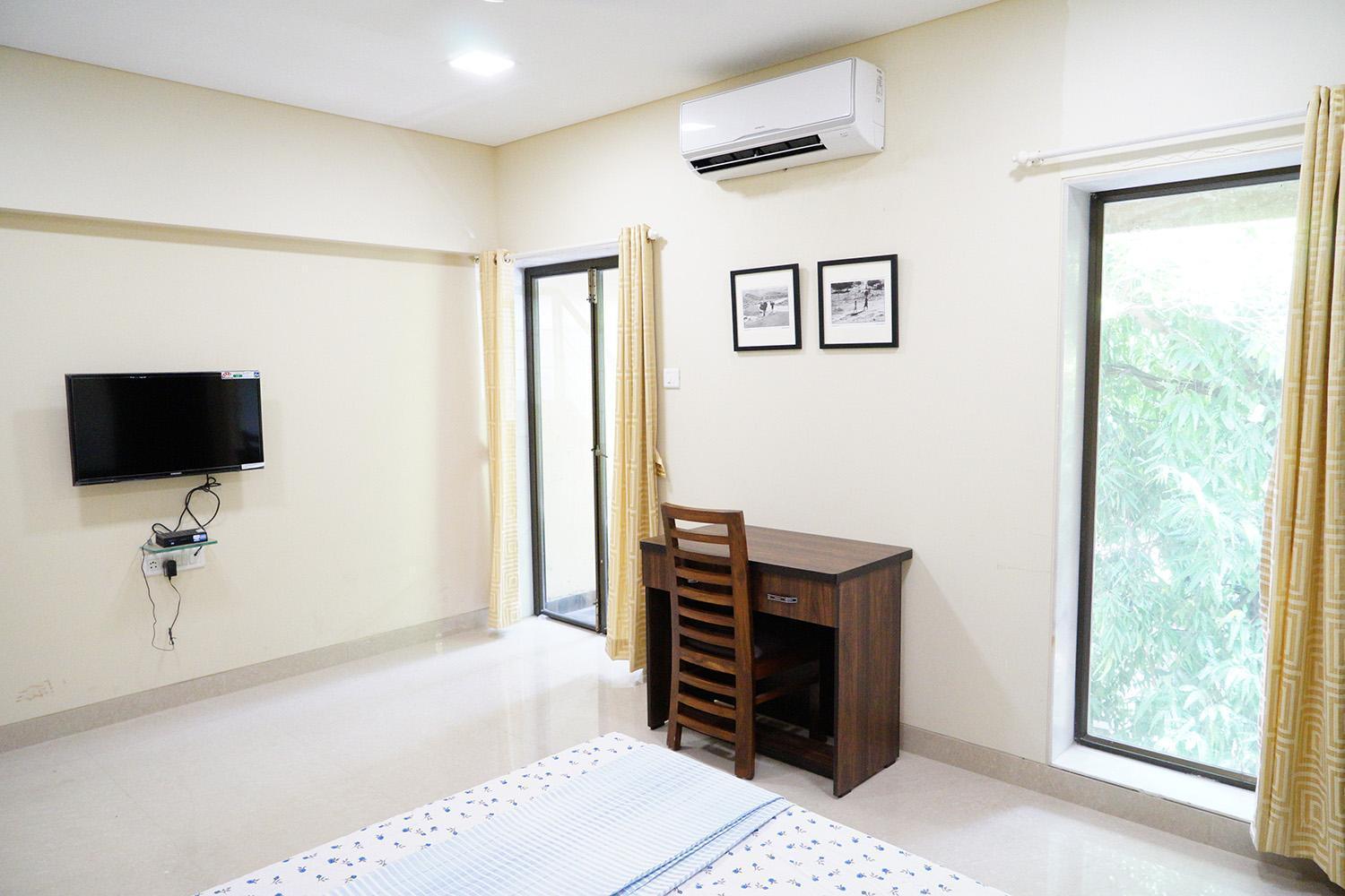 Large, Modern, Private 3bhk, Khar West, Mumbai