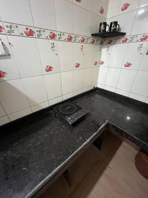 Budget Friendly 2bhk At Pali Hill *