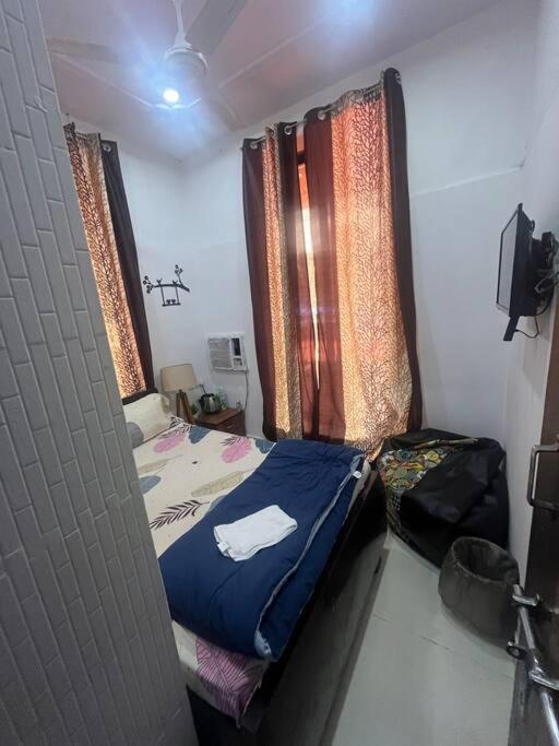 Apartment Budget Friendly 2bhk At Pali Hill