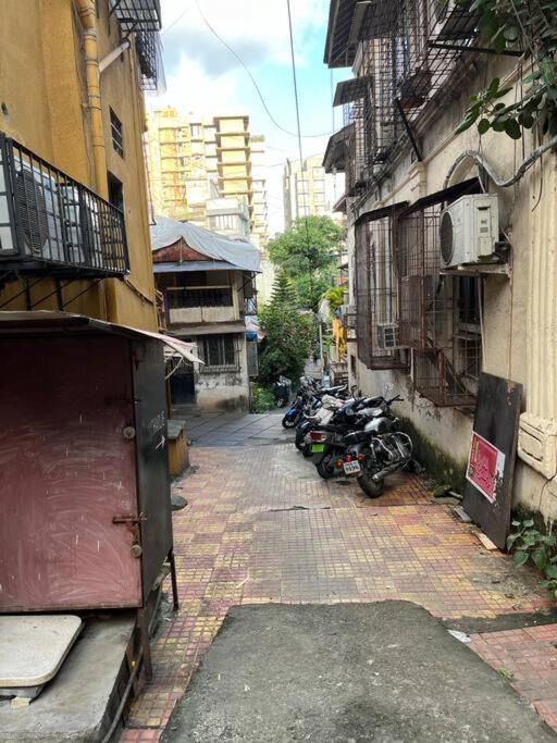 Apartment Budget Friendly 2bhk At Pali Hill Mumbai