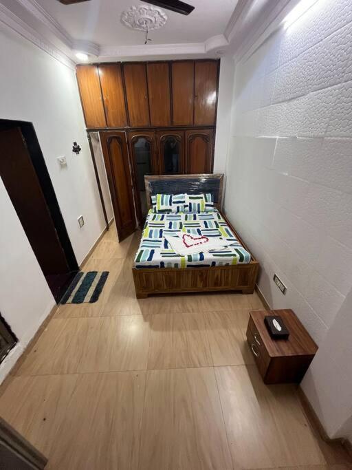 Budget Friendly 2bhk At Pali Hill