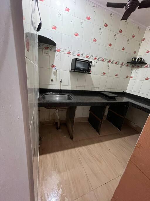 Budget Friendly 2bhk At Pali Hill Apartment *